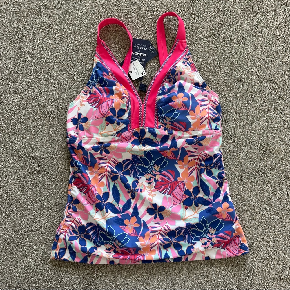 NEW‎ CABANA LIFE embroidered tankini top size small